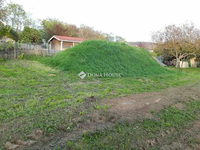 Eladó telek Rezi 2755 nm