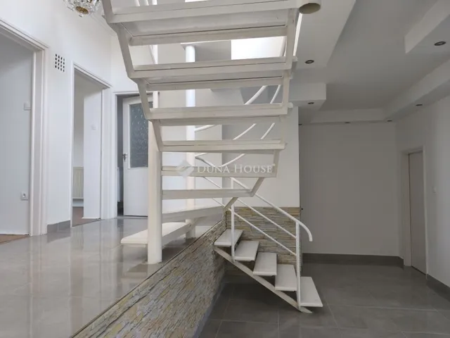 Eladó ház Szécsény 247 nm