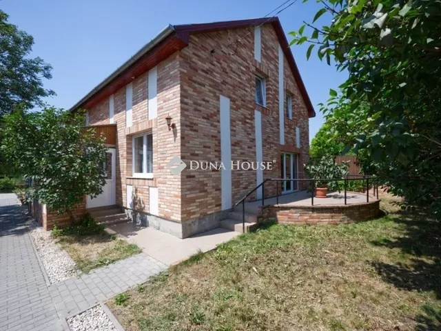 Eladó ház Zsámbék 215 nm