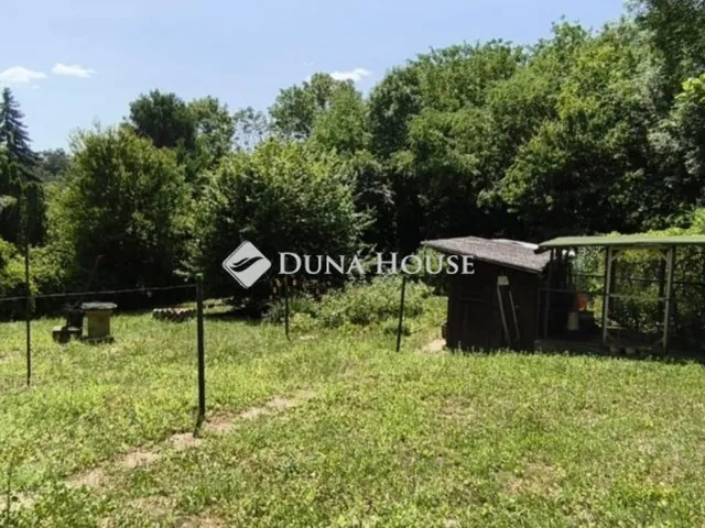 Eladó telek Biatorbágy 790 nm