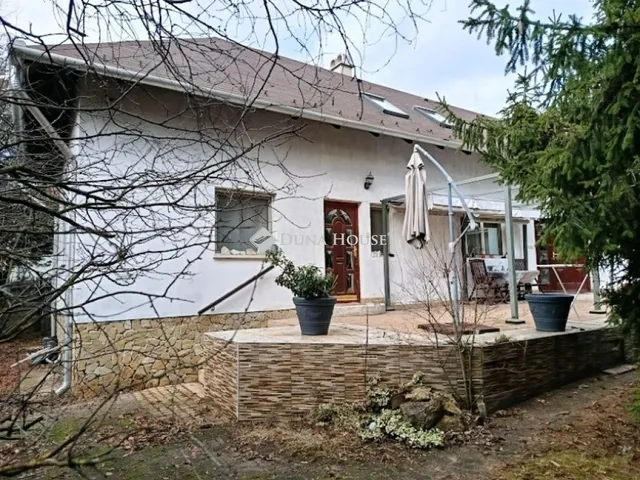 Eladó ház Érd 220 nm