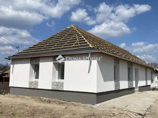 Eladó ház Tápióbicske 72 nm