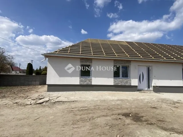 Eladó ház Tápióbicske 72 nm