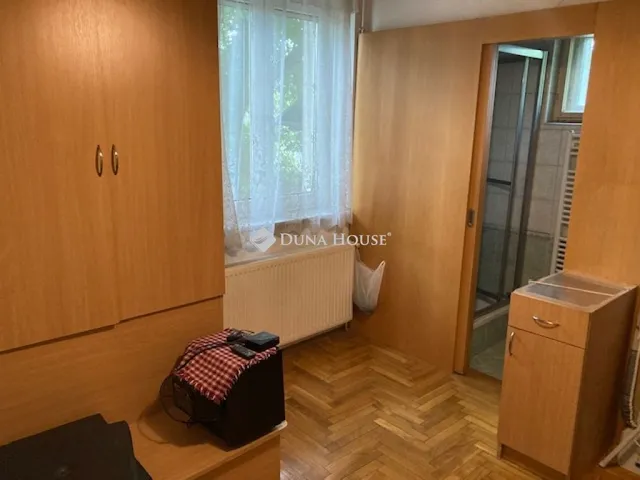 Kiadó ház Budapest XVII. kerület 240 nm