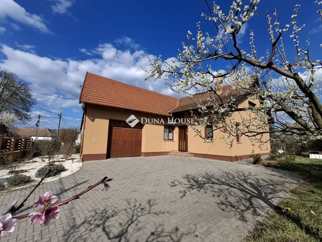 Eladó ház Tápióbicske 160 nm