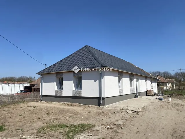 Eladó ház Tápióbicske 136 nm