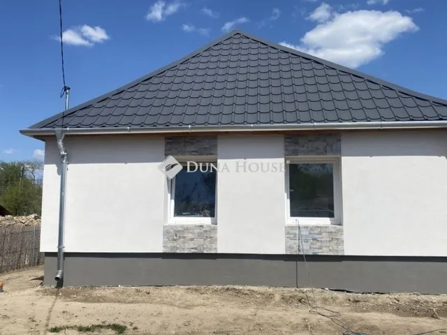 Eladó ház Tápióbicske 79 nm