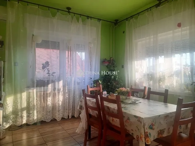 Eladó ház Újhartyán 168 nm