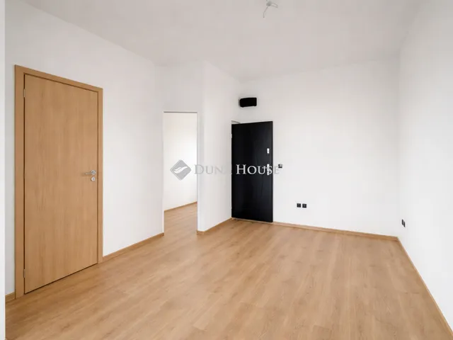 Eladó kereskedelmi és ipari ingatlan Budapest XXI. kerület 35 nm