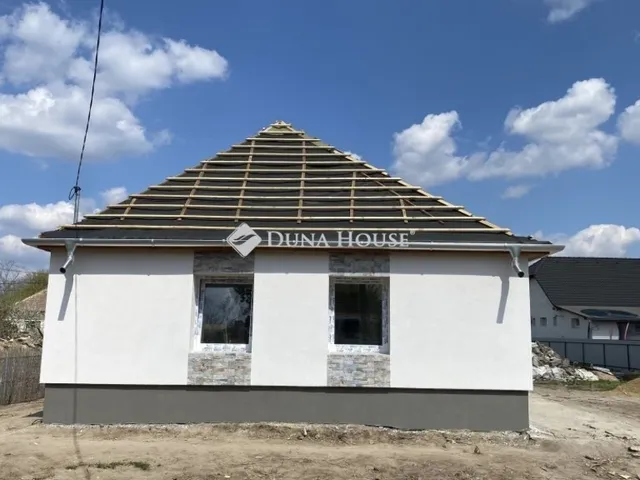 Eladó ház Tápióbicske 71 nm