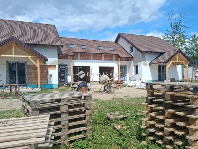 Eladó ház Taksony 187 nm