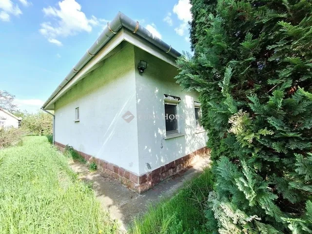 Eladó nyaraló Balatonakarattya 71 nm