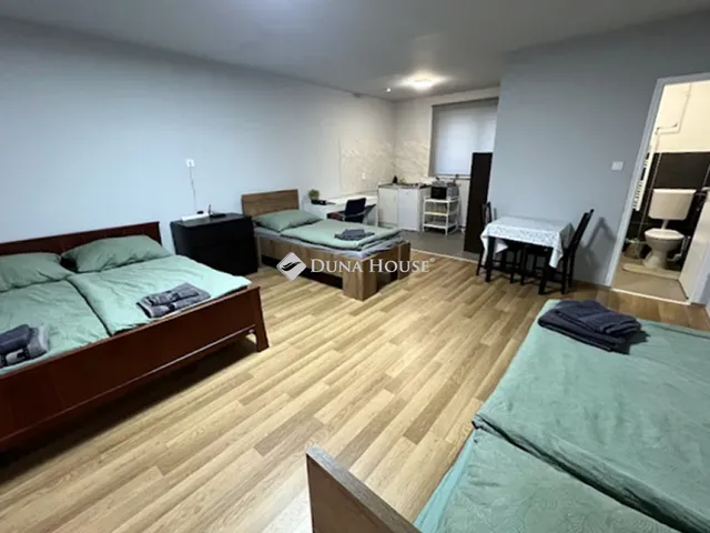 Eladó kereskedelmi és ipari ingatlan Budapest X. kerület 3468 nm