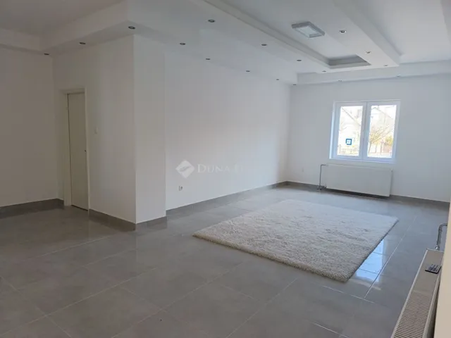 Eladó ház Szécsény 247 nm