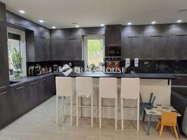 Eladó ház Berkenye 150 nm