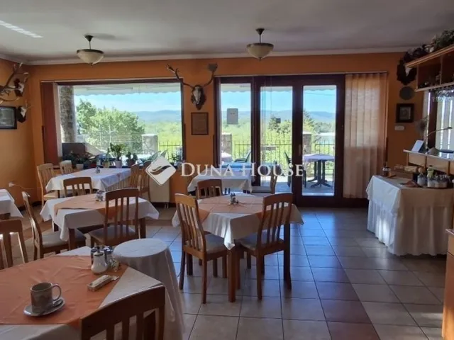 Eladó kereskedelmi és ipari ingatlan Zebegény 639 nm