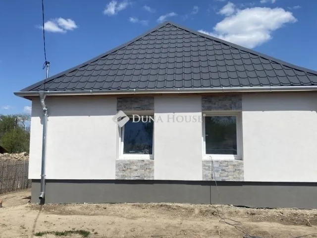 Eladó ház Tápióbicske 79 nm