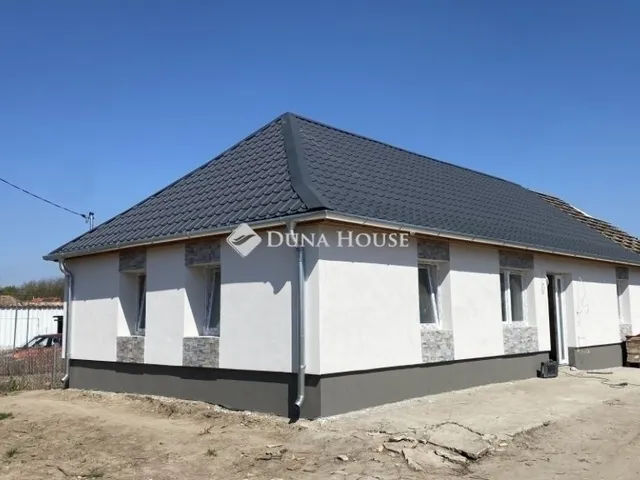 Eladó ház Tápióbicske 79 nm