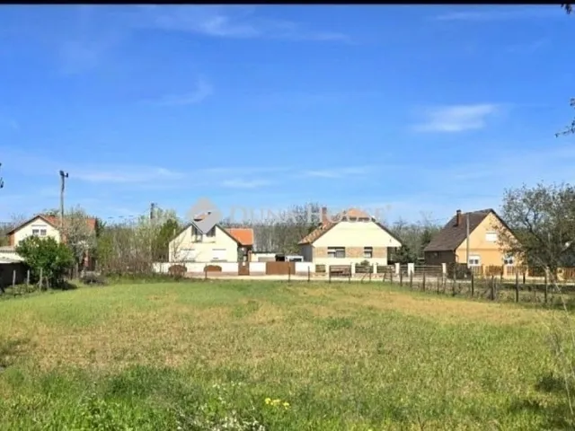 Eladó ház Dánszentmiklós 35 nm