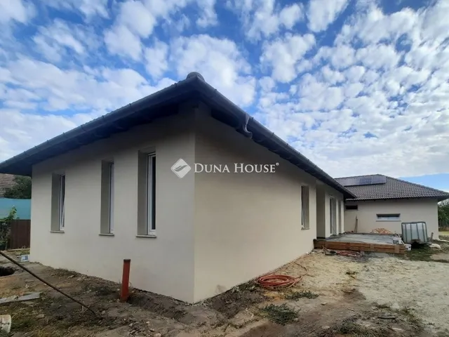 Eladó ház Dabas 90 nm