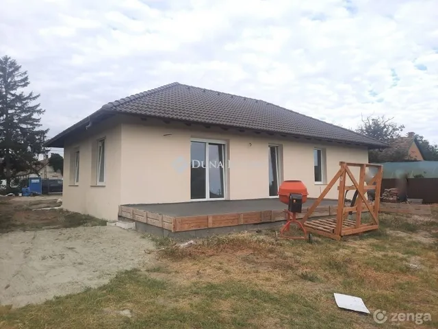 Eladó ház Dabas 90 nm