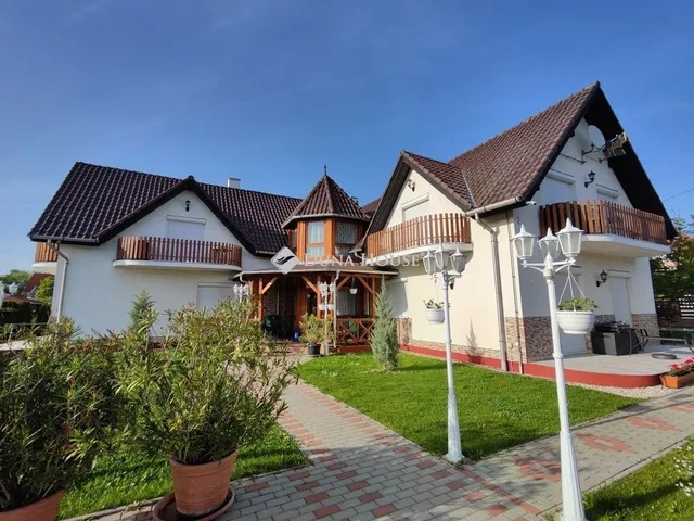 Eladó ház Gyenesdiás 323 nm