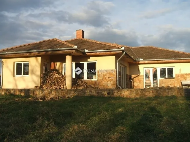 Eladó ház Kiskunlacháza 150 nm