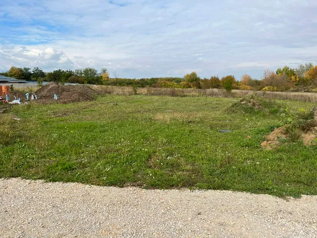 Eladó telek Mályi, Akácos utca 690 nm