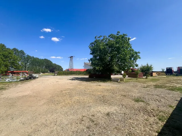 Eladó telek Tépe 200 nm