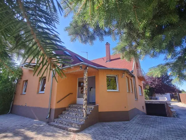 Eladó ház Göd, Alsógöd 300 nm