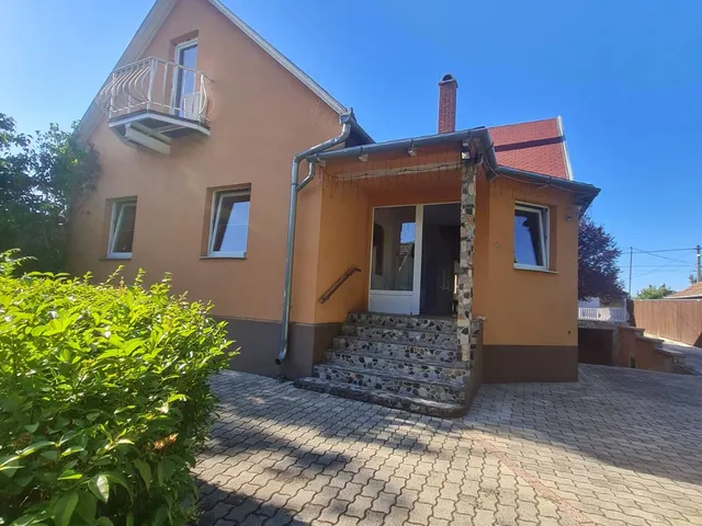 Eladó ház Göd, Alsógöd 300 nm