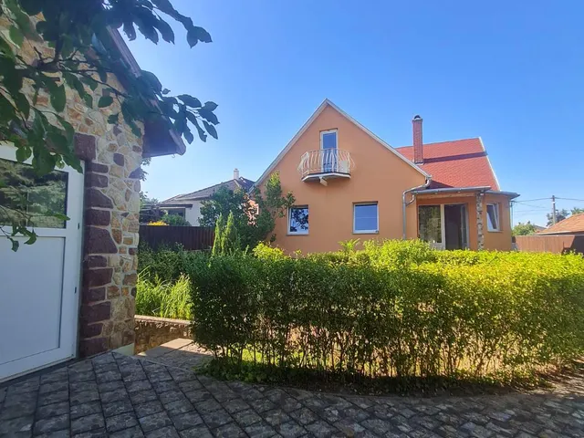 Eladó ház Göd, Alsógöd 300 nm