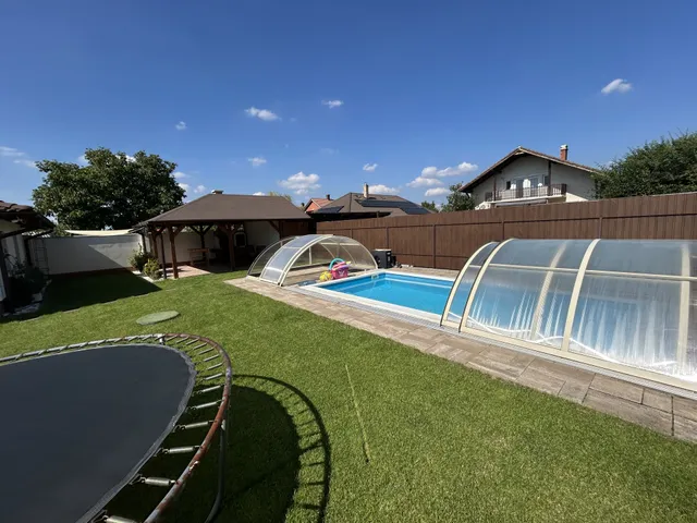 Eladó ház Vácrátót 220 nm