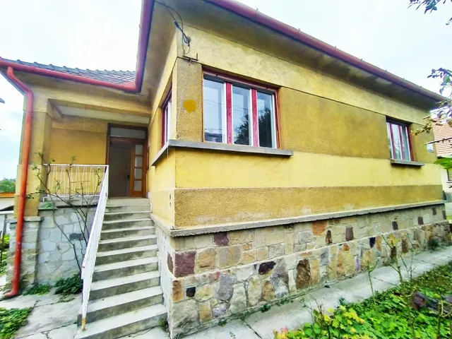 Eladó ház Vác, Kertváros 155 nm