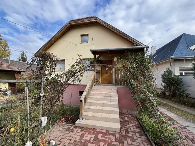 Eladó ház Veresegyház, Táborhely 176 nm