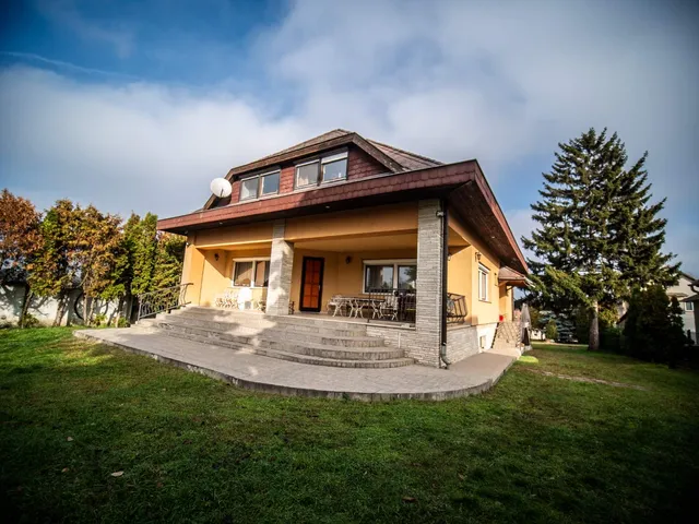 Eladó ház Budapest XVII. kerület, Rákoscsaba 400 nm