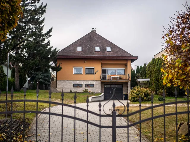 Eladó ház Budapest XVII. kerület, Rákoscsaba 400 nm