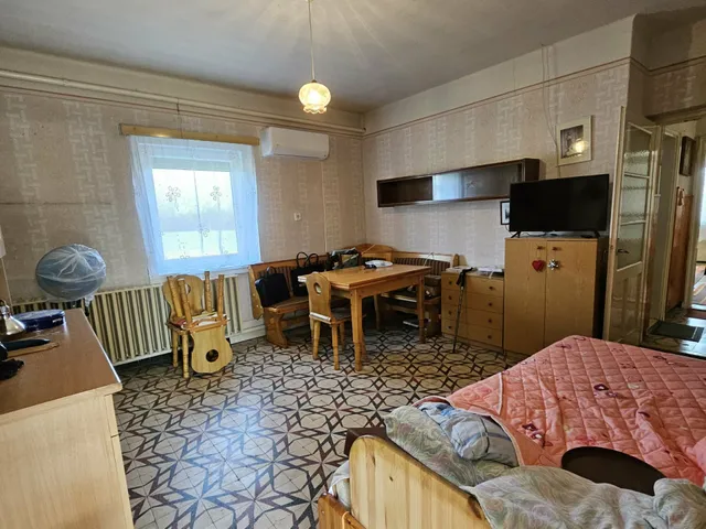 Eladó ház Kunszentmiklós, Kunbábony 136 nm