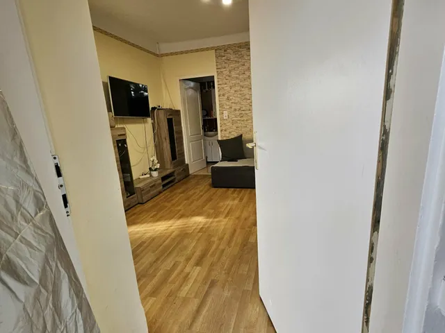 Eladó ház Kunpeszér 68 nm