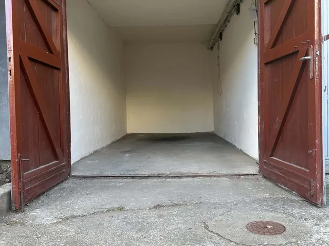 Eladó garázs Debrecen, Újkert 13 nm