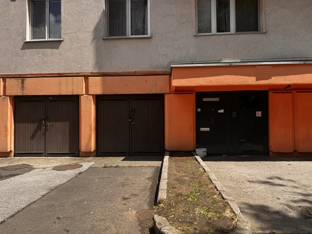 Eladó garázs Debrecen, Újkert 13 nm