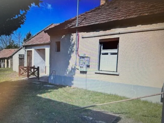 Eladó ház Csikvánd 90 nm