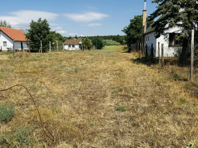 Eladó telek Isaszeg 2565 nm