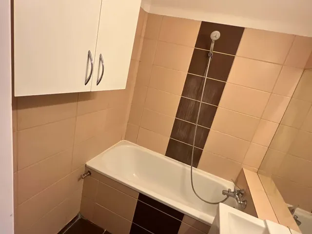 Eladó lakás Budapest XI. kerület, Albertfalva, Fehérvári út 43 nm