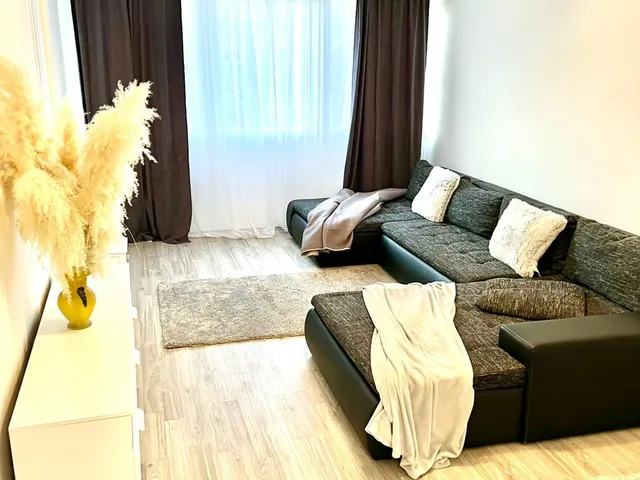 Eladó lakás Budapest VIII. kerület, Corvin negyed 27 nm