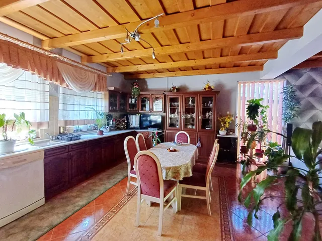 Eladó ház Bököny 369 nm