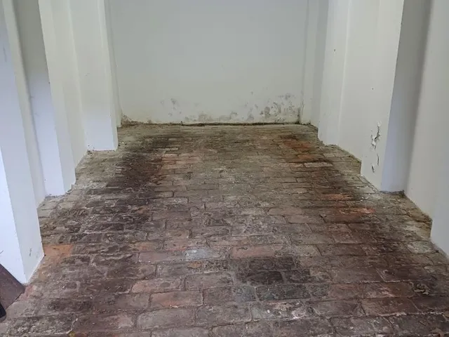Eladó garázs Debrecen, Egyetemváros 14 nm