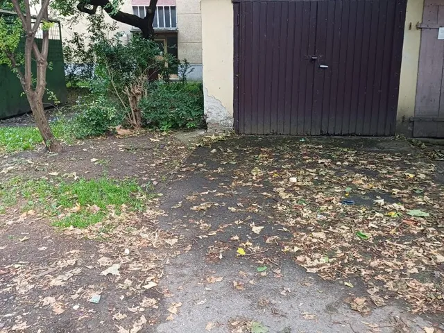 Eladó garázs Debrecen, Egyetemváros 14 nm