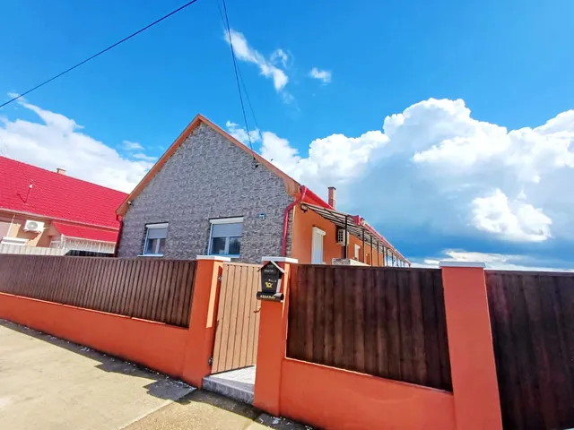 Eladó ház Bököny, Zene utca 1 100 nm