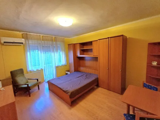 Eladó lakás Debrecen, Egyetemváros 31 nm